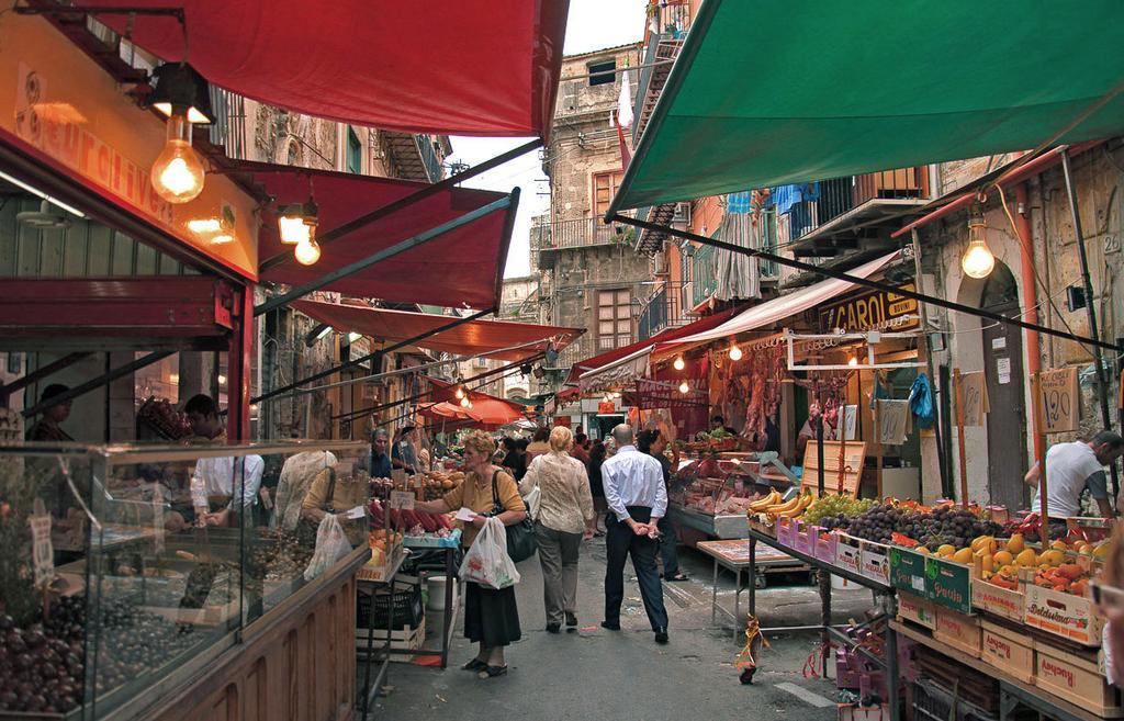 Appartamento Delle Pergole Palermo Bagian luar foto