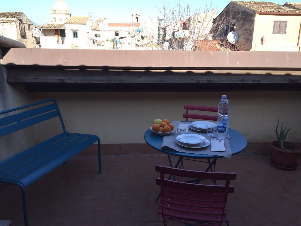 Appartamento Delle Pergole Palermo Bagian luar foto